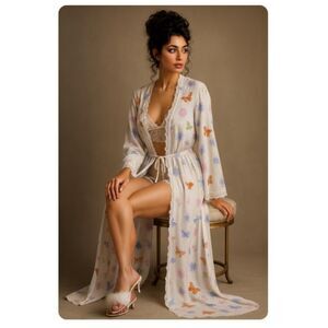 Valerie Stevens Intimates Robe Sheer Lavendar Floral Butterflies Lace Womens L